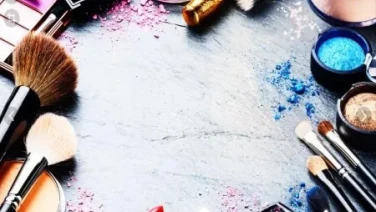 Como limpiar profundamente tus brochas de maquillaje