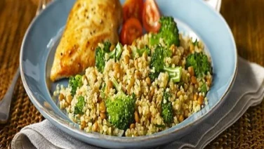 Receta: Ensalada de quinoa con pollo y brócoli